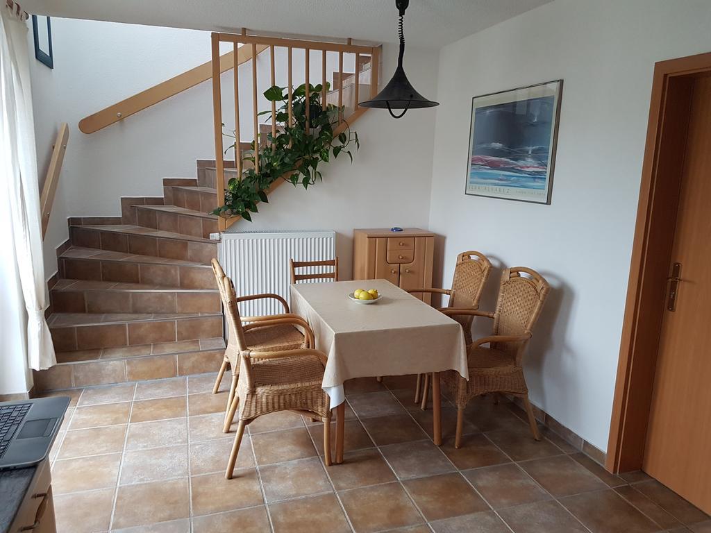 Pension Am Deich Kröslin Esterno foto
