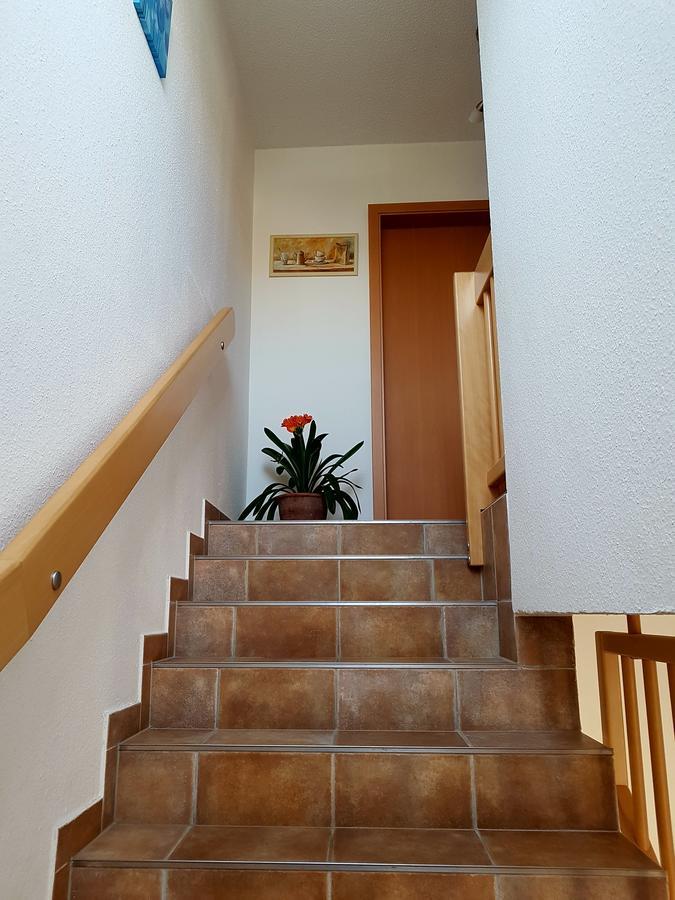 Pension Am Deich Kröslin Esterno foto