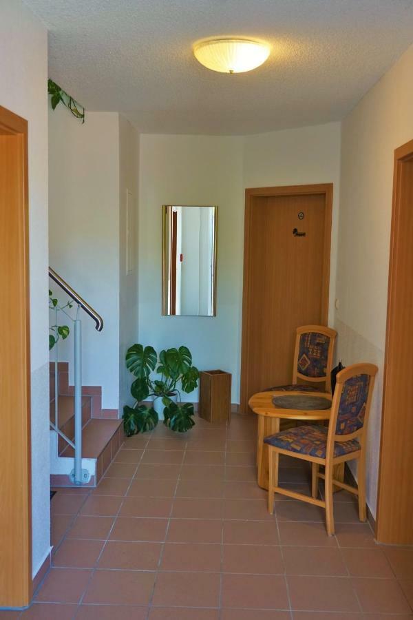 Pension Am Deich Kröslin Esterno foto