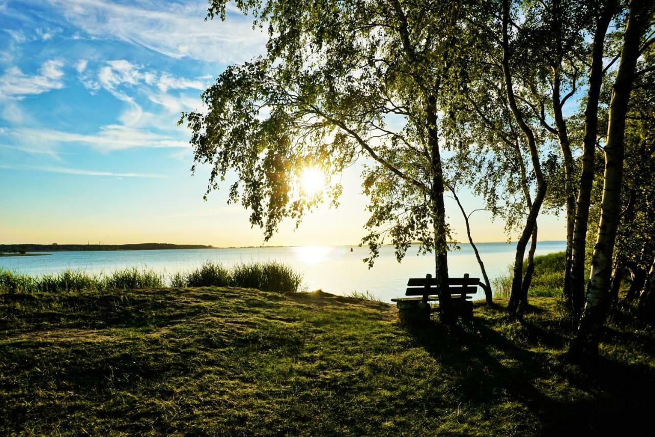 Pension Am Deich Kröslin Esterno foto