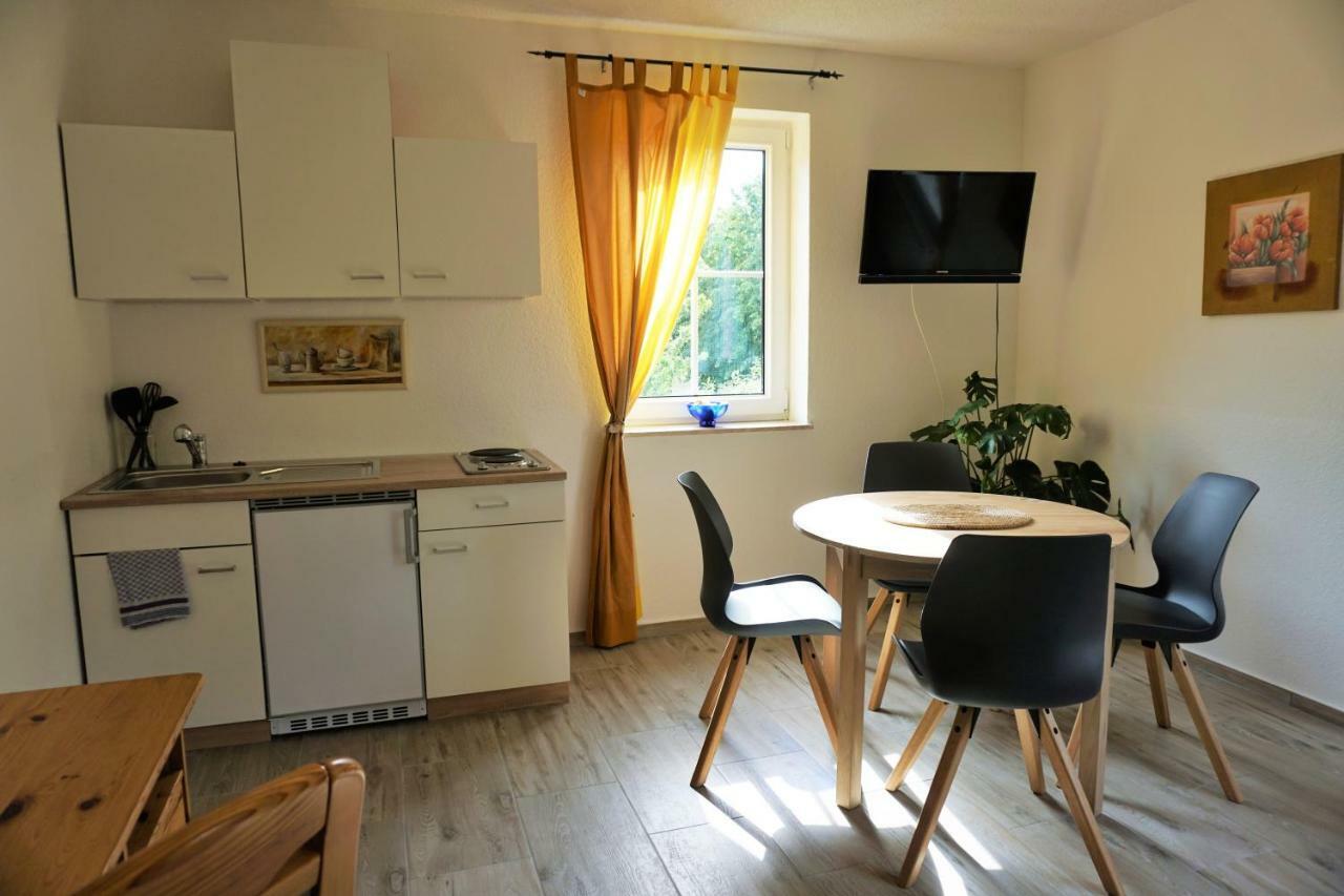 Pension Am Deich Kröslin Esterno foto